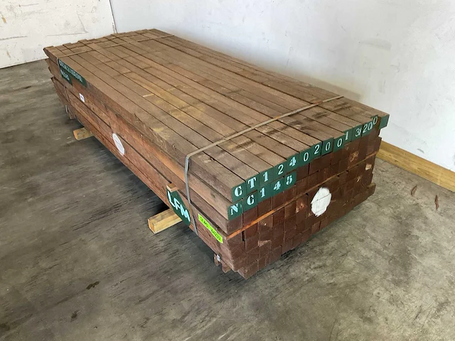 Azobé fas hardhouten tuinpaal gepunt 275x7x7 cm (160x) - afbeelding 2 van  5