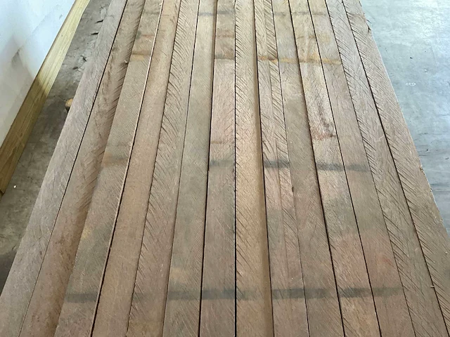 Azobé fas hardhouten tuinpaal gepunt 275x7x7 cm (160x) - afbeelding 4 van  5