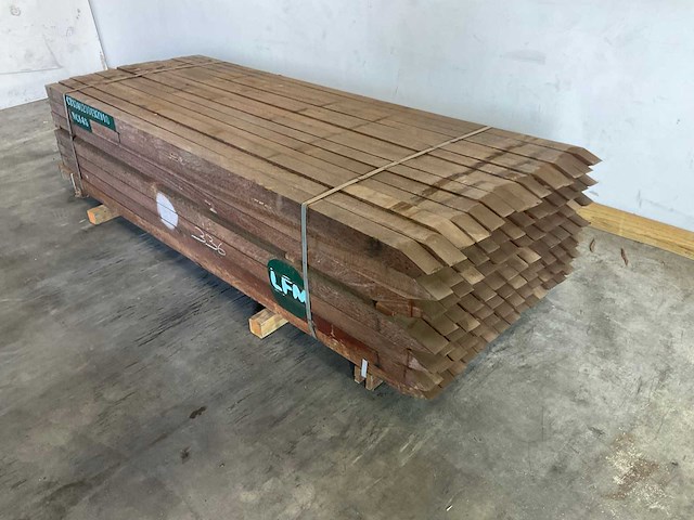 Azobé fas hardhouten tuinpaal gepunt 300x7x7 cm (98x) - afbeelding 2 van  5