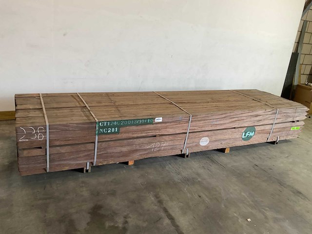Azobé fas hardhouten tuinpaal gepunt 400x7x7 cm (120x) - afbeelding 2 van  5