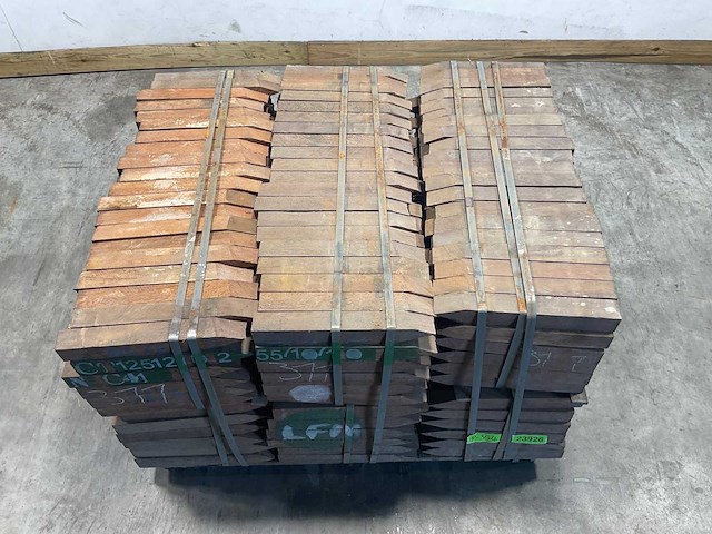 Azobé fas hardhouten tuinpaal gepunt 40x5x5 cm (720x) - afbeelding 2 van  3