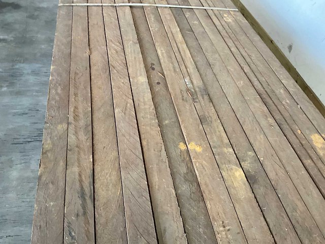Azobé fas hardhouten tuinpaal gepunt 500x7x7 cm (30x) - afbeelding 3 van  3