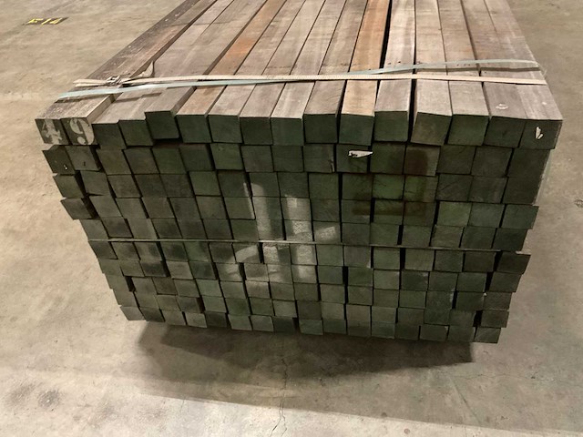 Azobe gepunte palen 60x60 mm (160x) - afbeelding 4 van  5