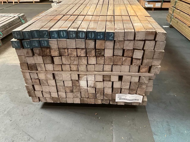 Azobe gepunte palen 60x60 mm (160x) - afbeelding 4 van  5