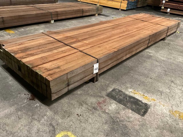 Azobe gepunte palen 60x60 mm (48x) - afbeelding 3 van  6