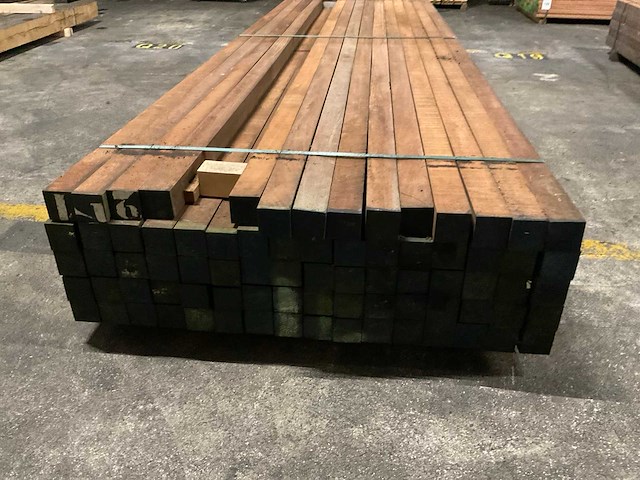 Azobe gepunte palen 60x60 mm (78x) - afbeelding 4 van  6