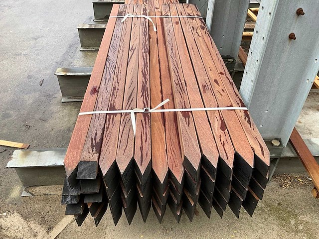 Azobé geschaafd palen 2000x65x65 mm (48x) - afbeelding 2 van  6