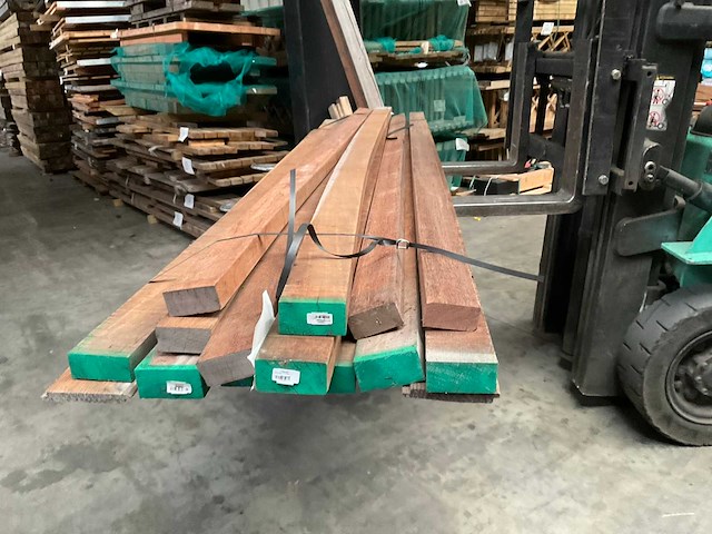 Azobé hardhouten balk 300x9x4,5 cm (13x) - afbeelding 1 van  6