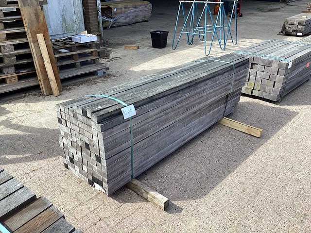 Azobè hardhouten paal 50x50x2000mm (115x) - afbeelding 1 van  5