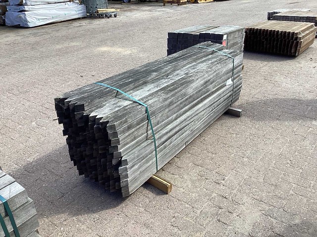 Azobè hardhouten paal 50x50x2000mm (115x) - afbeelding 3 van  5