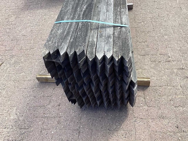 Azobè hardhouten paal 50x50x2000mm (115x) - afbeelding 4 van  5