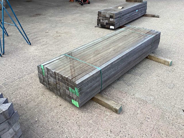Azobè hardhouten paal 50x50x2000mm (82x) - afbeelding 1 van  5