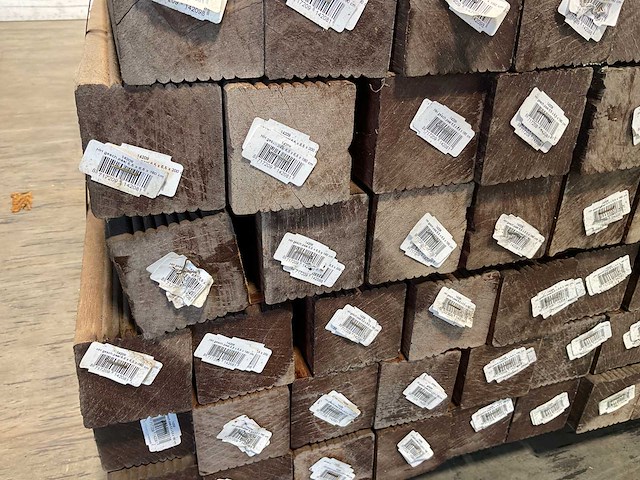 Azobé hardhouten paal geschaafd gepunt 180x6,5x6,5 cm (42x) - afbeelding 5 van  7