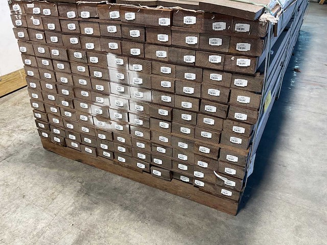 Azobé hardhouten regel geschaafd 350x9x4,5 cm (66x) - afbeelding 3 van  5