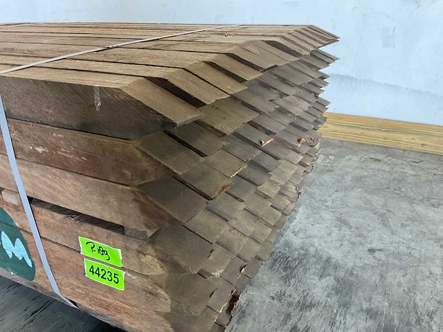 Azobé hardhouten tuinpaal fas gepunt 150x7x7 cm (120x) - afbeelding 3 van  3