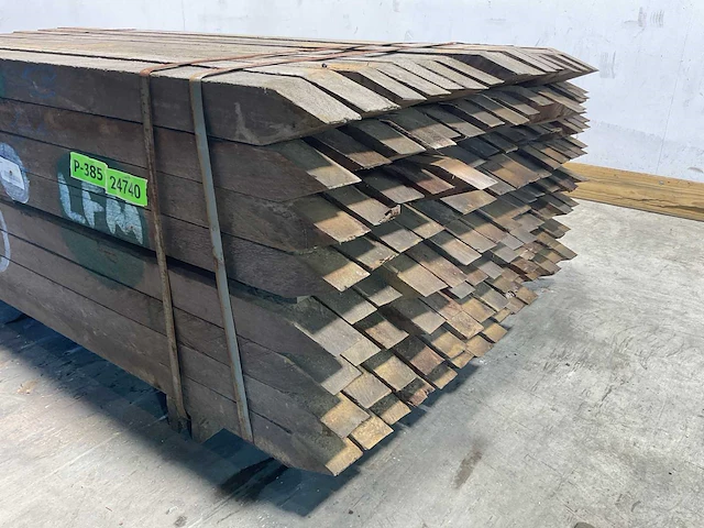 Azobé hardhouten tuinpaal fas gepunt 150x7x7 cm (128x) - afbeelding 4 van  6