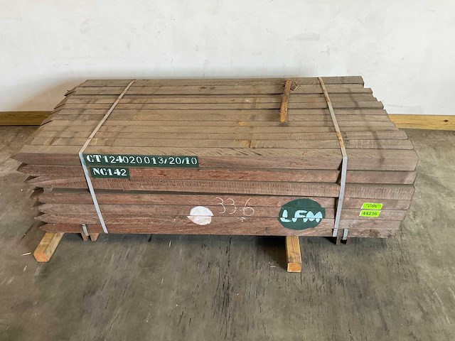 Azobé hardhouten tuinpaal fas gepunt 200x7x7 cm (120x) - afbeelding 1 van  5