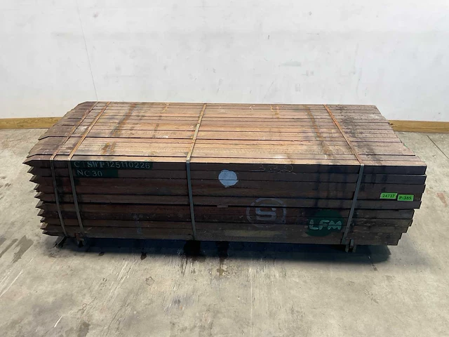 Azobé hardhouten tuinpaal fas gepunt 250x6x6 cm (160x) - afbeelding 1 van  6