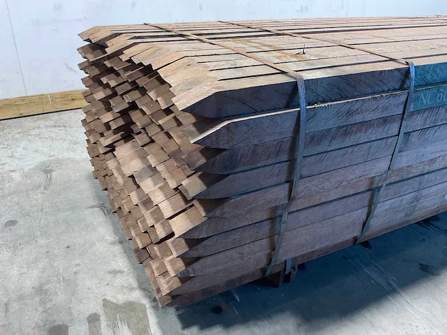Azobé hardhouten tuinpaal fas gepunt 275x6x6 cm (160x) - afbeelding 3 van  6