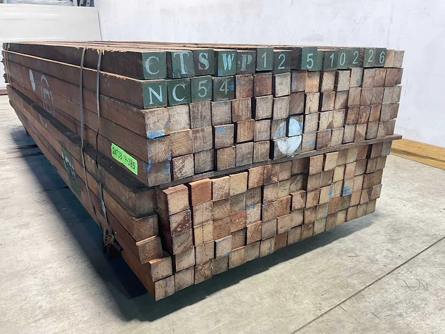 Azobé hardhouten tuinpaal fas gepunt 300x6x6 cm (160x) - afbeelding 5 van  6