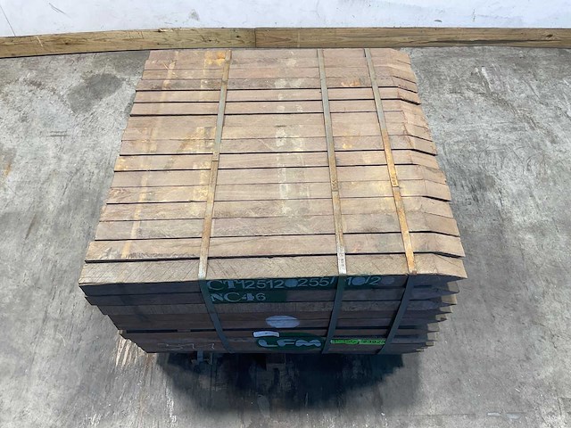 Azobé hardhouten tuinpaal gepunt 100x6x6 cm (136x) - afbeelding 2 van  8