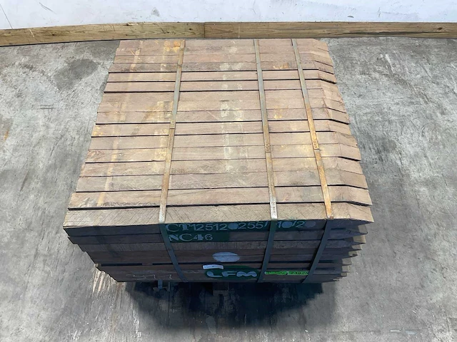 Azobé hardhouten tuinpaal gepunt 100x6x6 cm (160x) - afbeelding 2 van  8