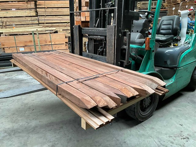 Azobé hardhouten tuinpaal gepunt 200x6,5x6,5 cm (11x) - afbeelding 1 van  15