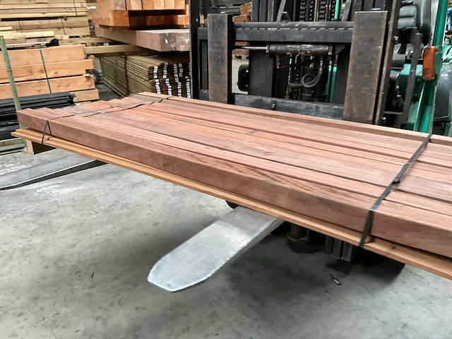 Azobé hardhouten tuinpaal gepunt 200x6,5x6,5 cm (11x) - afbeelding 9 van  15