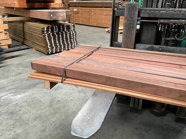 Azobé hardhouten tuinpaal gepunt 200x6,5x6,5 cm (11x) - afbeelding 11 van  15