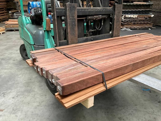 Azobé hardhouten tuinpaal gepunt 200x6,5x6,5 cm (11x) - afbeelding 12 van  15