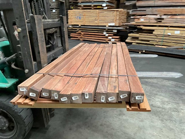 Azobé hardhouten tuinpaal gepunt 200x6,5x6,5 cm (11x) - afbeelding 15 van  15