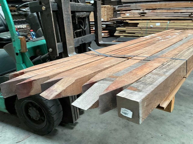 Azobé hardhouten tuinpaal gepunt 270x7x7 cm (9x) - afbeelding 11 van  13