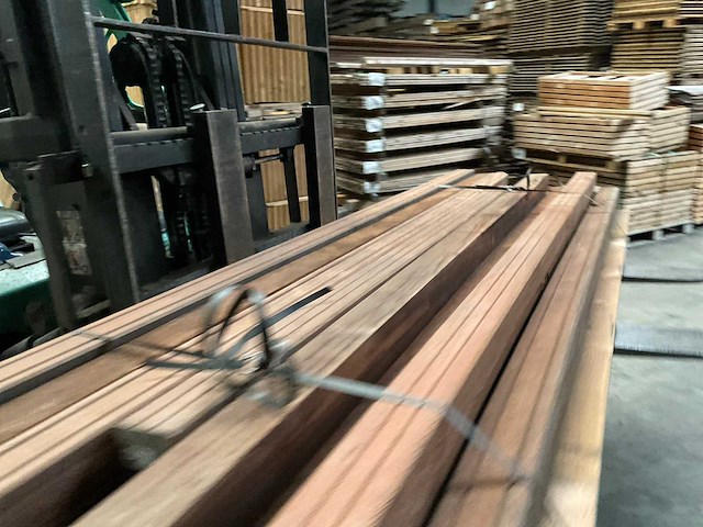 Azobé hardhouten tuinpaal gepunt 270x9x9 cm (12x) - afbeelding 11 van  11