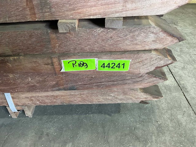 Azobé hardhouten tuinpaal gepunt 350x7x7 cm (98x) - afbeelding 5 van  5