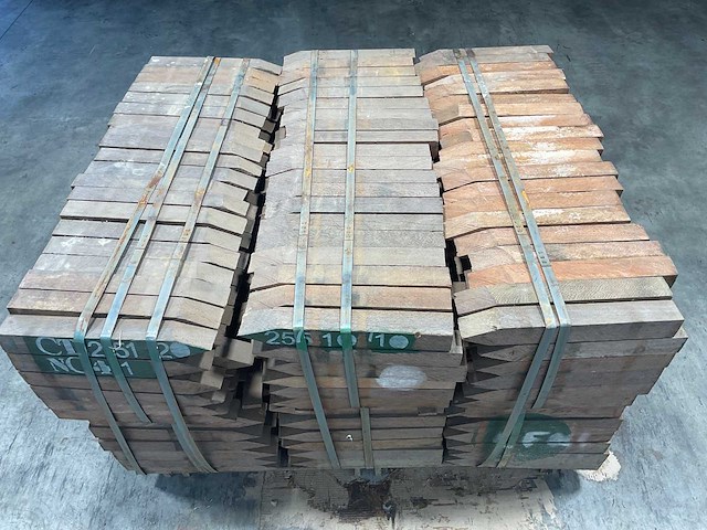 Azobé hardhouten tuinpaal gepunt 40x5x5 cm (720x) - afbeelding 3 van  7