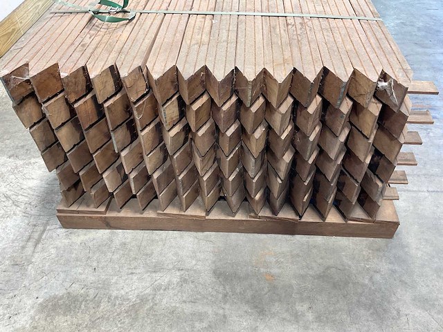 Azobé paal geschaafd gepunt 200x6,5x6,5 cm (91x) - afbeelding 5 van  7