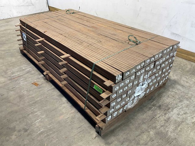 Azobé paal geschaafd gepunt 200x6,5x6,5 cm (91x) - afbeelding 1 van  6