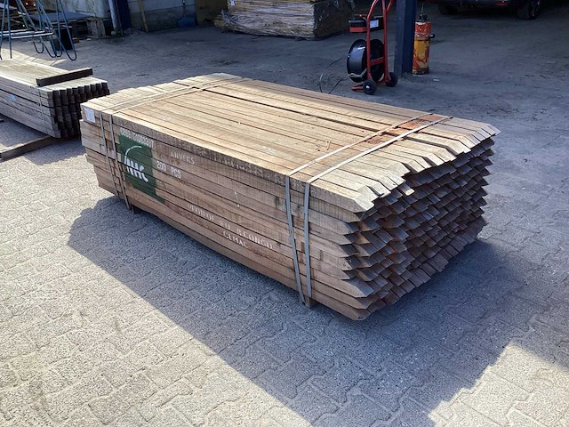 Azobè paal hardhout 50x50x2000mm (200x) - afbeelding 4 van  5
