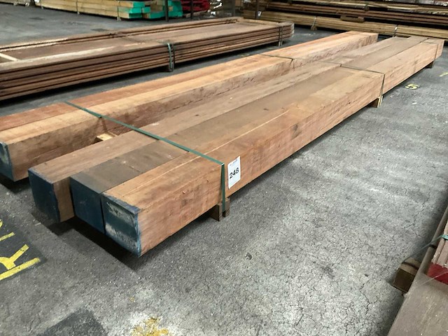 Azobe palen 150x150 mm (5x) - afbeelding 1 van  5