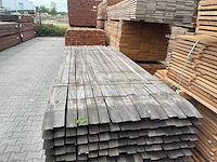 Azobe palen fijnbezaagd gepunt 2750x60x60mm (60x) - afbeelding 1 van  3