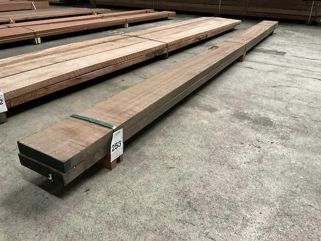 Azobe planken 40x200 mm (2x) - afbeelding 1 van  5