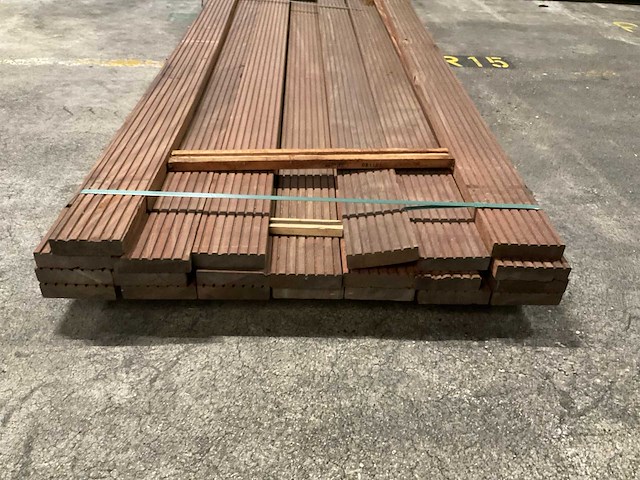 Azobe vlonderplanken 35x140 mm (22x) - afbeelding 3 van  4