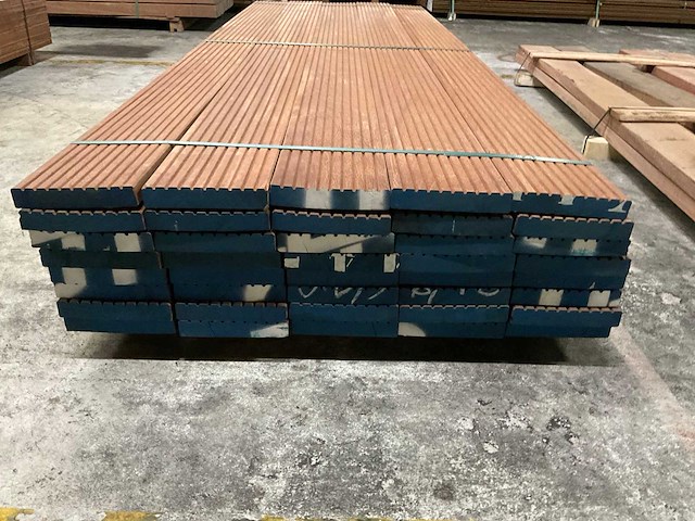 Azobe vlonderplanken 35x190 mm (40x) - afbeelding 1 van  4