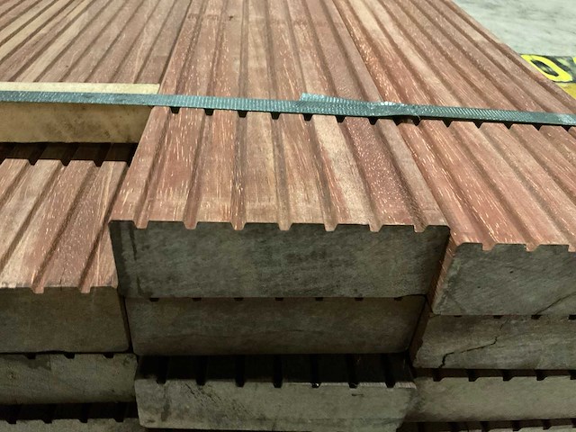 Azobe vlonderplanken 45x140 mm (25x) - afbeelding 5 van  5