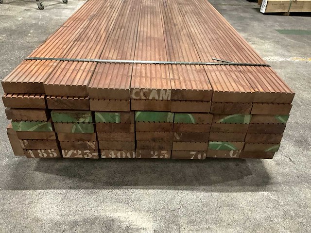 Azobe vlonderplanken 45x140 mm (50x) - afbeelding 4 van  5