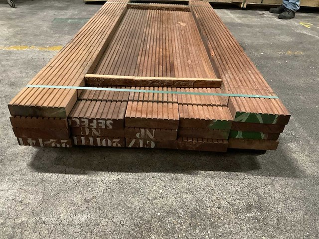 Azobe vlonderplanken 45x190 mm (17x) - afbeelding 3 van  4