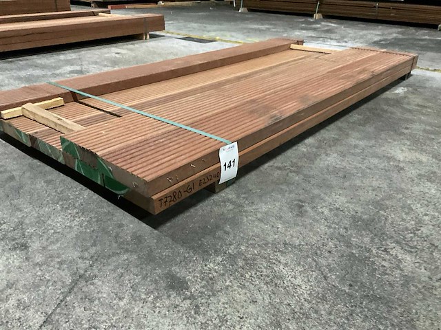 Azobe vlonderplanken 45x190 mm (8x) - afbeelding 1 van  4
