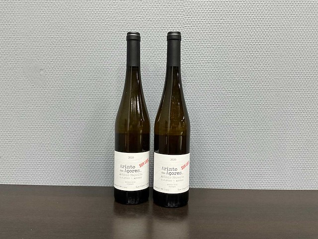 Azores wine company arinto dos acores sur lies 2020 (2x) - afbeelding 1 van  3