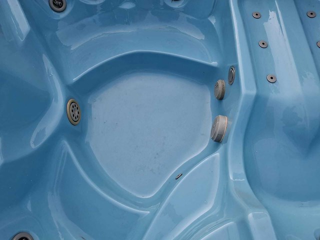 Azur spa 4 persoons amerikaanse jacuzzi en buitenspa - afbeelding 15 van  27