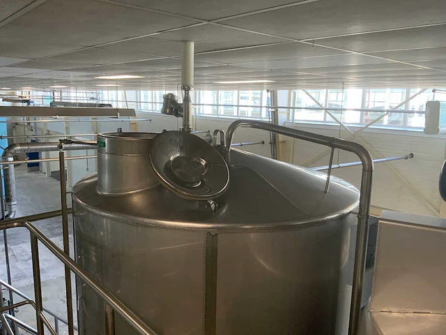 Azzini verticale opslagtank 10000 liter - afbeelding 4 van  5